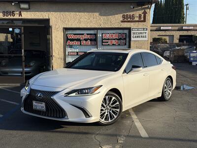 2021 Lexus ES 300h Sedan