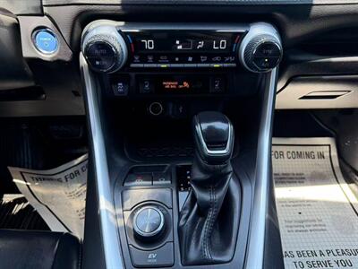 2020 Toyota RAV4 Hybrid XSE - Photo 12 - El Monte, CA 91733