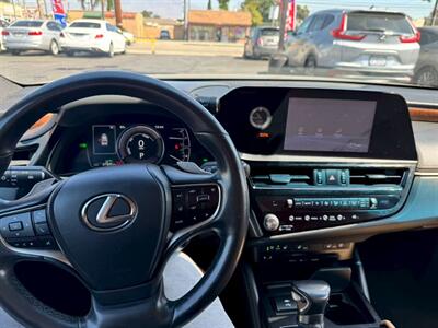 2022 Lexus ES 300h   - Photo 20 - El Monte, CA 91733