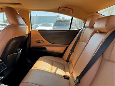 2022 Lexus ES 300h   - Photo 26 - El Monte, CA 91733