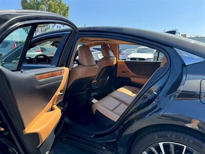 2022 Lexus ES 300h   - Photo 9 - El Monte, CA 91733
