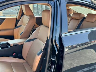 2022 Lexus ES 300h   - Photo 12 - El Monte, CA 91733