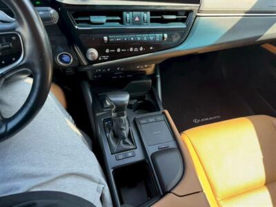 2022 Lexus ES 300h   - Photo 21 - El Monte, CA 91733