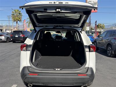 2020 Toyota RAV4 XLE Premium   - Photo 9 - El Monte, CA 91733