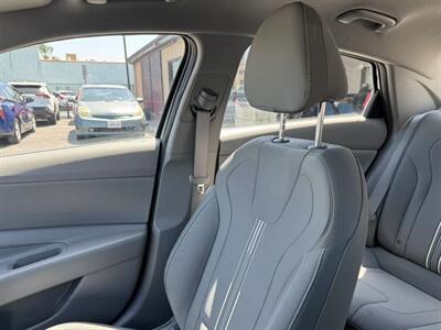 2022 Hyundai ELANTRA SEL   - Photo 18 - El Monte, CA 91733