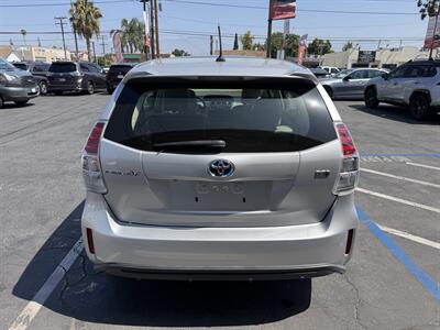 2017 Toyota Prius v Five - Photo 6 - El Monte, CA 91733