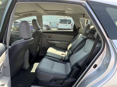 2017 Toyota Prius v Five - Photo 10 - El Monte, CA 91733