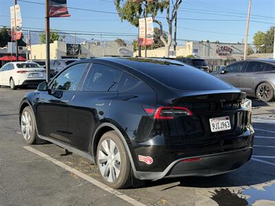 2023 Tesla Model Y Long Range - Photo 5 - El Monte, CA 91733