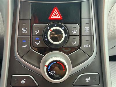 2014 Hyundai ELANTRA SE   - Photo 18 - Saskatoon, SK S7L 1B2