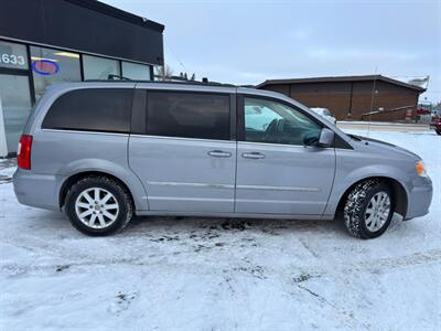 2013 Chrysler Town and Country Touring - Photo 7 - Saskatoon, SK S7L 1B2