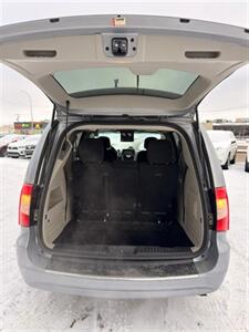2013 Chrysler Town and Country Touring - Photo 13 - Saskatoon, SK S7L 1B2