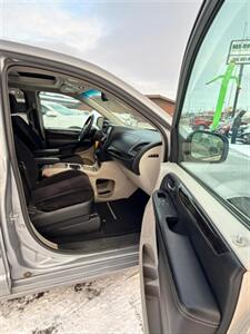 2013 Chrysler Town and Country Touring - Photo 17 - Saskatoon, SK S7L 1B2