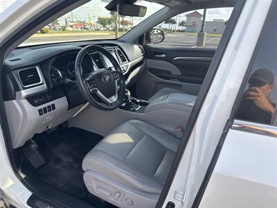 2017 Toyota Highlander Limited   - Photo 13 - Austin, TX 78753