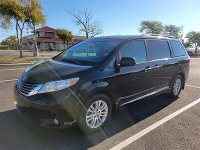 2017 Toyota Sienna XLE Premium 8-Passenger  