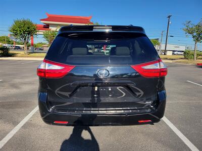 2017 Toyota Sienna XLE Premium 8-Passenger   - Photo 6 - Austin, TX 78753