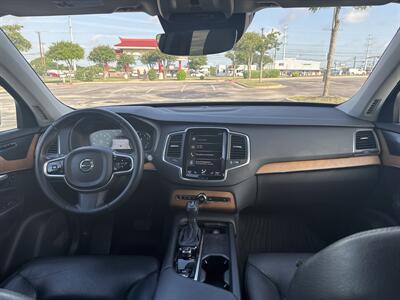 2022 Volvo XC90 T6 Momentum 7-Passenger   - Photo 12 - Austin, TX 78753
