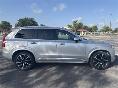2022 Volvo XC90 T6 Momentum 7-Passenger   - Photo 4 - Austin, TX 78753
