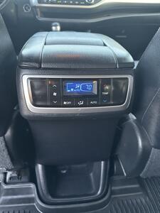2017 Toyota Highlander XLE   - Photo 14 - Austin, TX 78753