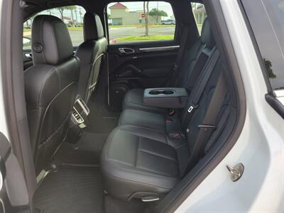 2014 Porsche Cayenne Platinum   - Photo 10 - Austin, TX 78753