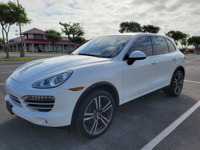 2014 Porsche Cayenne Platinum  