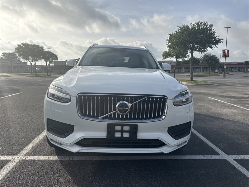 2020 Volvo XC90 T6 Momentum 7-Passenger  