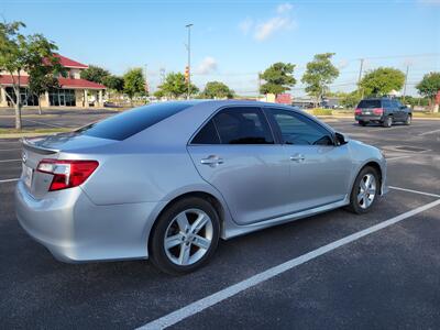 2014 Toyota Camry SE   - Photo 5 - Austin, TX 78753