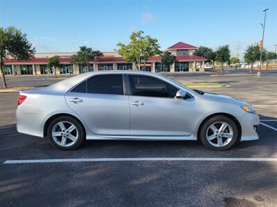 2014 Toyota Camry SE   - Photo 4 - Austin, TX 78753