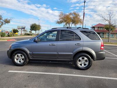 2006 Kia Sorento EX   - Photo 8 - Austin, TX 78753