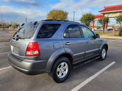 2006 Kia Sorento EX   - Photo 5 - Austin, TX 78753