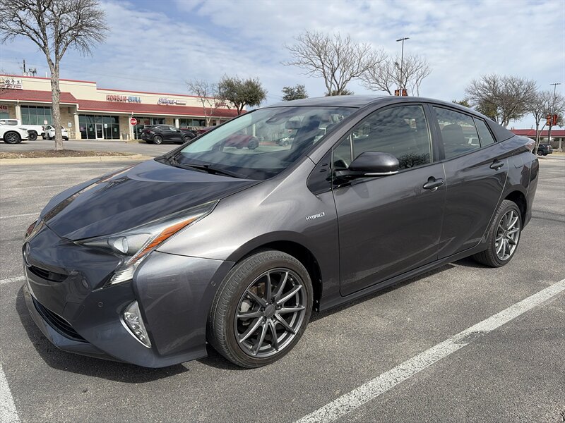 2018 Toyota Prius Three Touring  