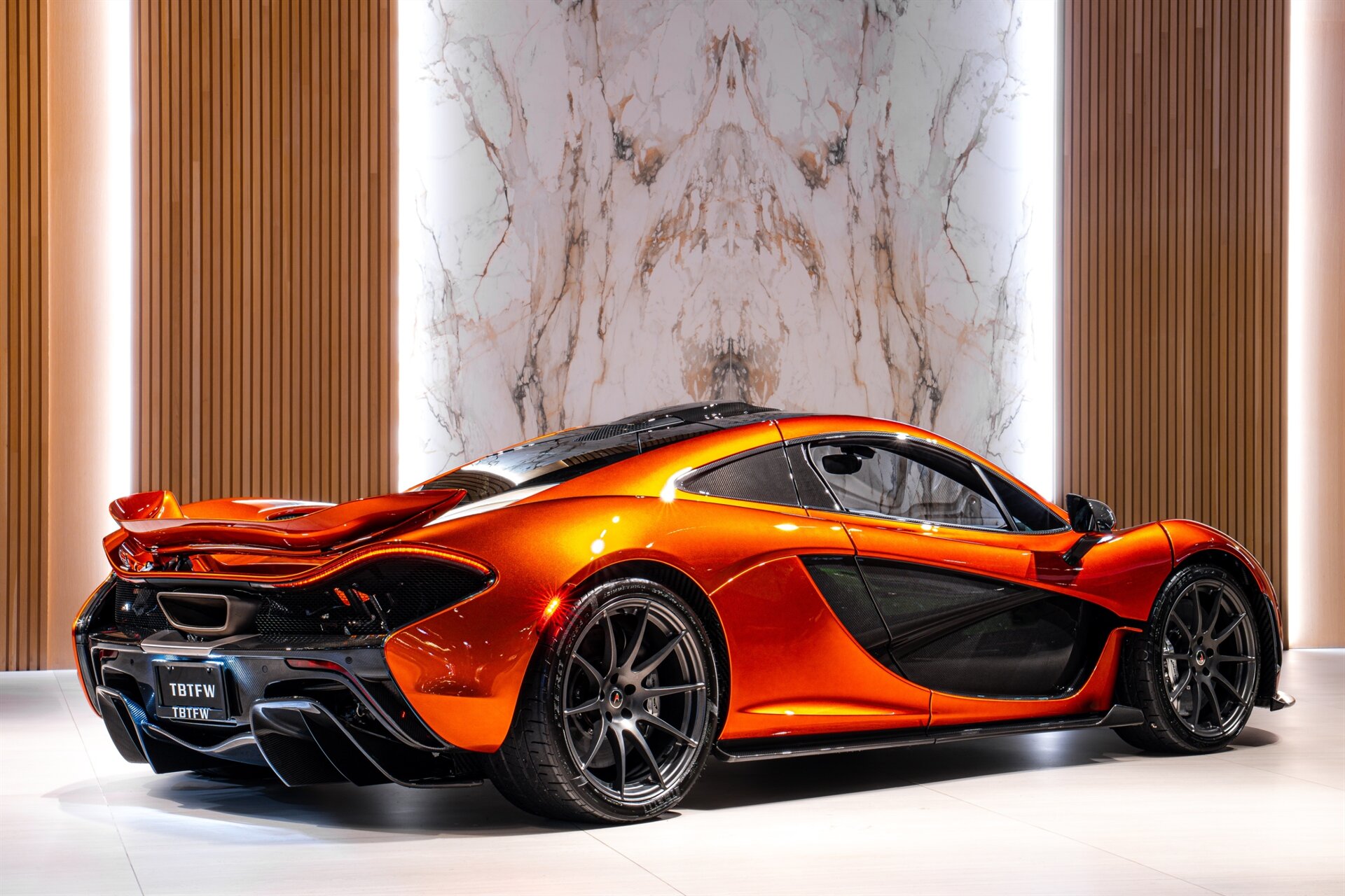 2014 McLaren P1 - Photo 7