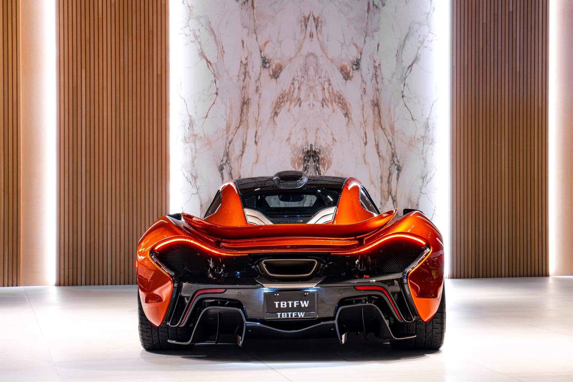 2014 McLaren P1 - Photo 6
