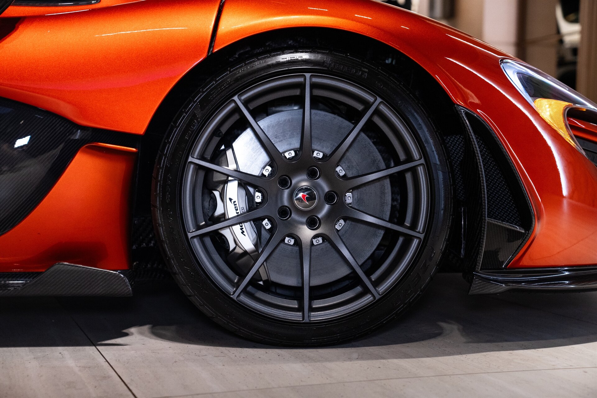 2014 McLaren P1 - Photo 40