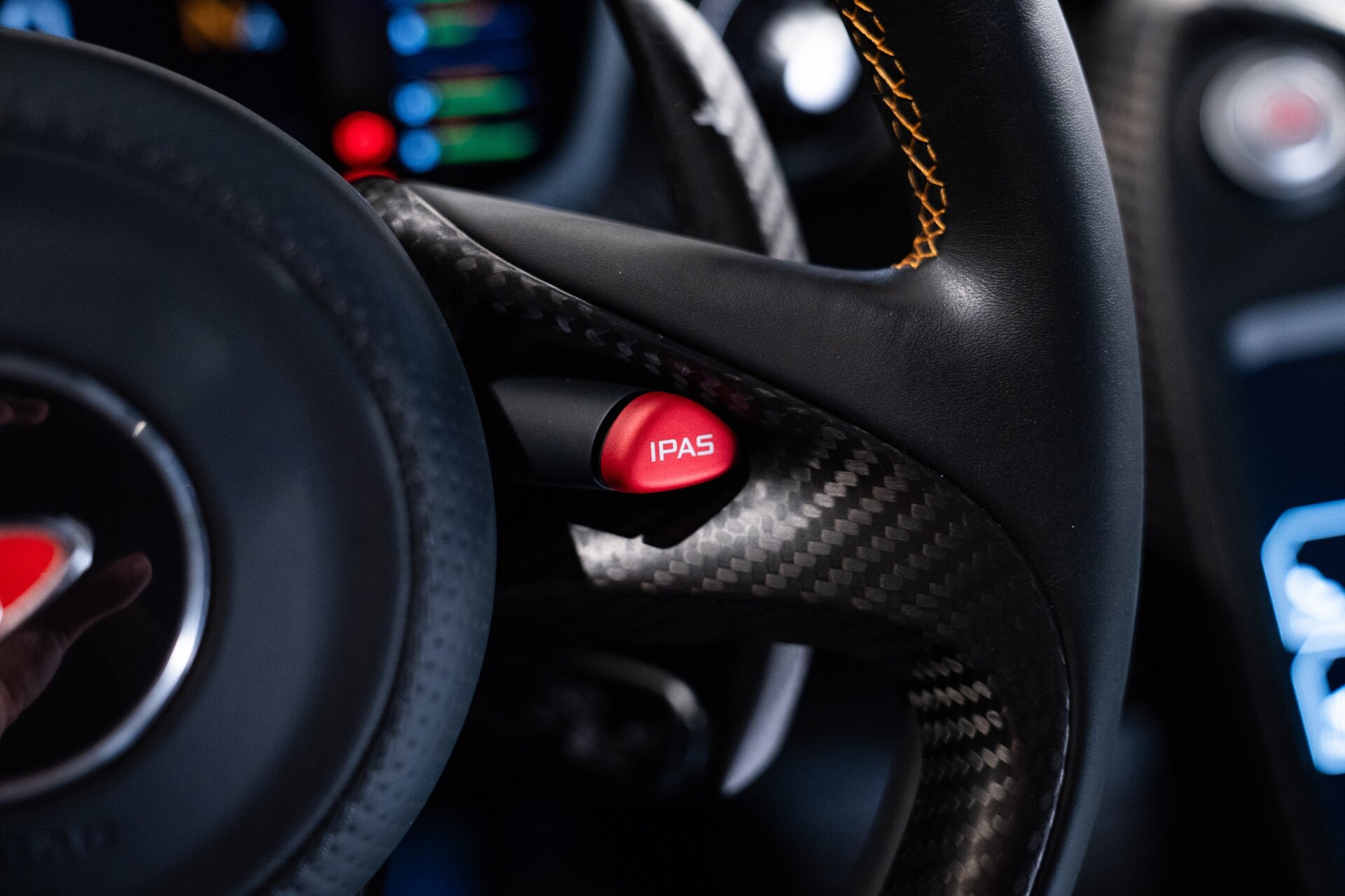 2014 McLaren P1 - Photo 47