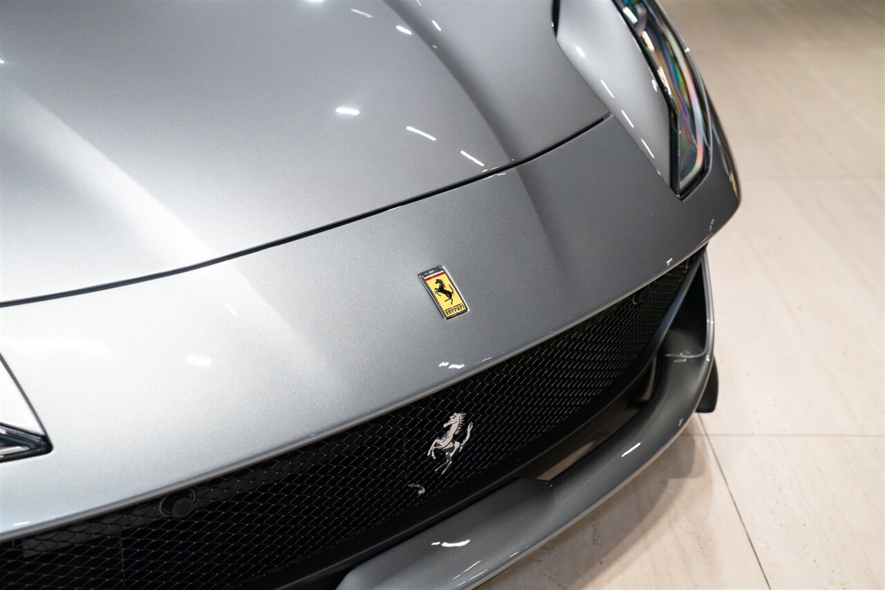 2023 Ferrari 812 GTS - Photo 19 - Beverly Hills, CA 90212