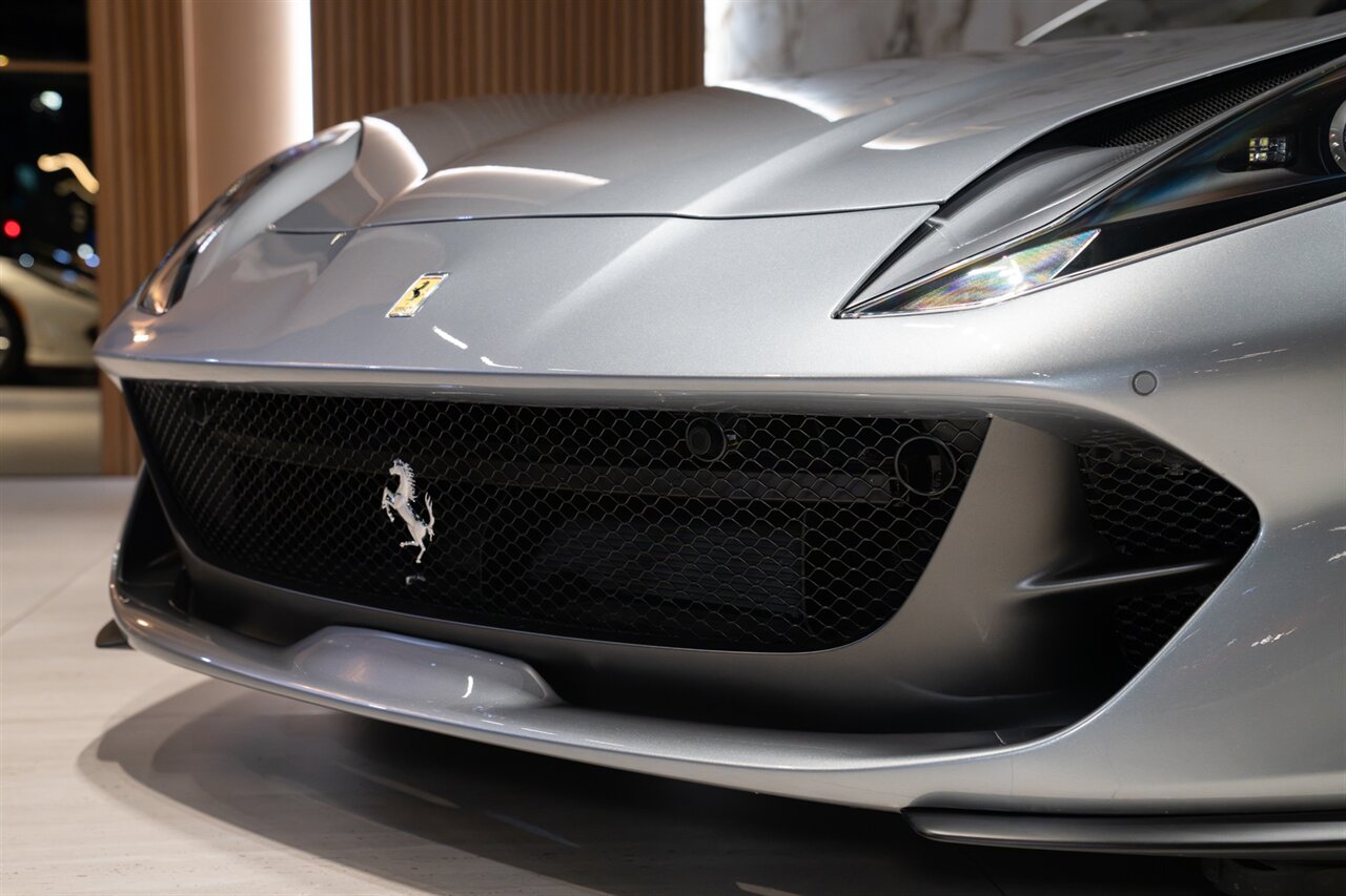 2023 Ferrari 812 GTS - Photo 24 - Beverly Hills, CA 90212