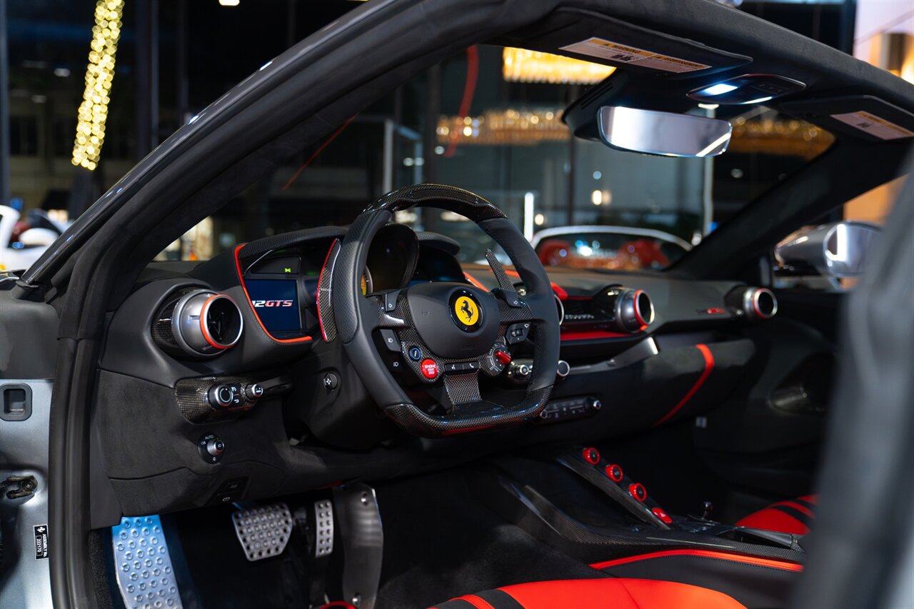 2023 Ferrari 812 GTS - Photo 35 - Beverly Hills, CA 90212