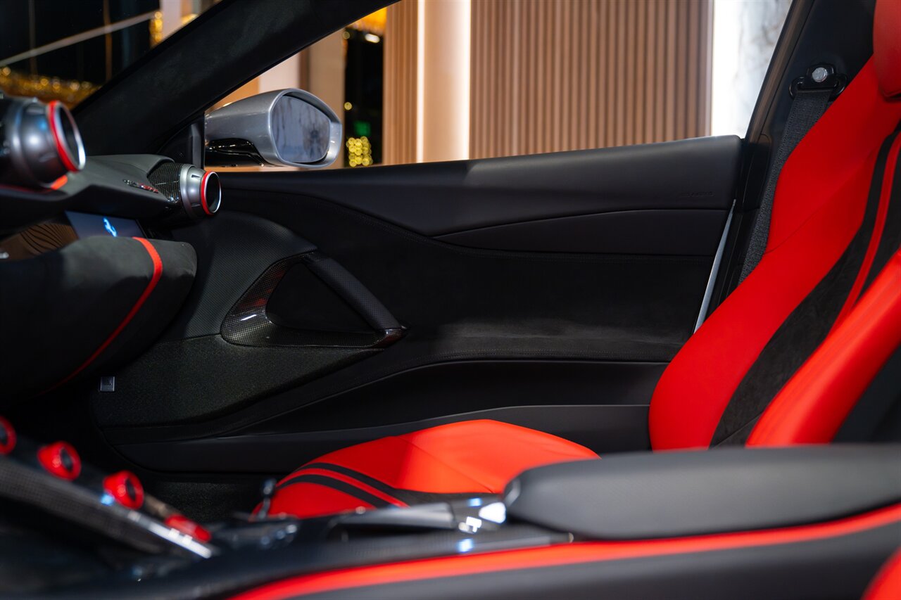 2023 Ferrari 812 GTS - Photo 8 - Beverly Hills, CA 90212