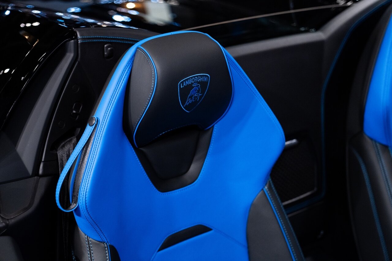 2021 Lamborghini Huracan EVO Spyder   - Photo 17 - Beverly Hills, CA 90212