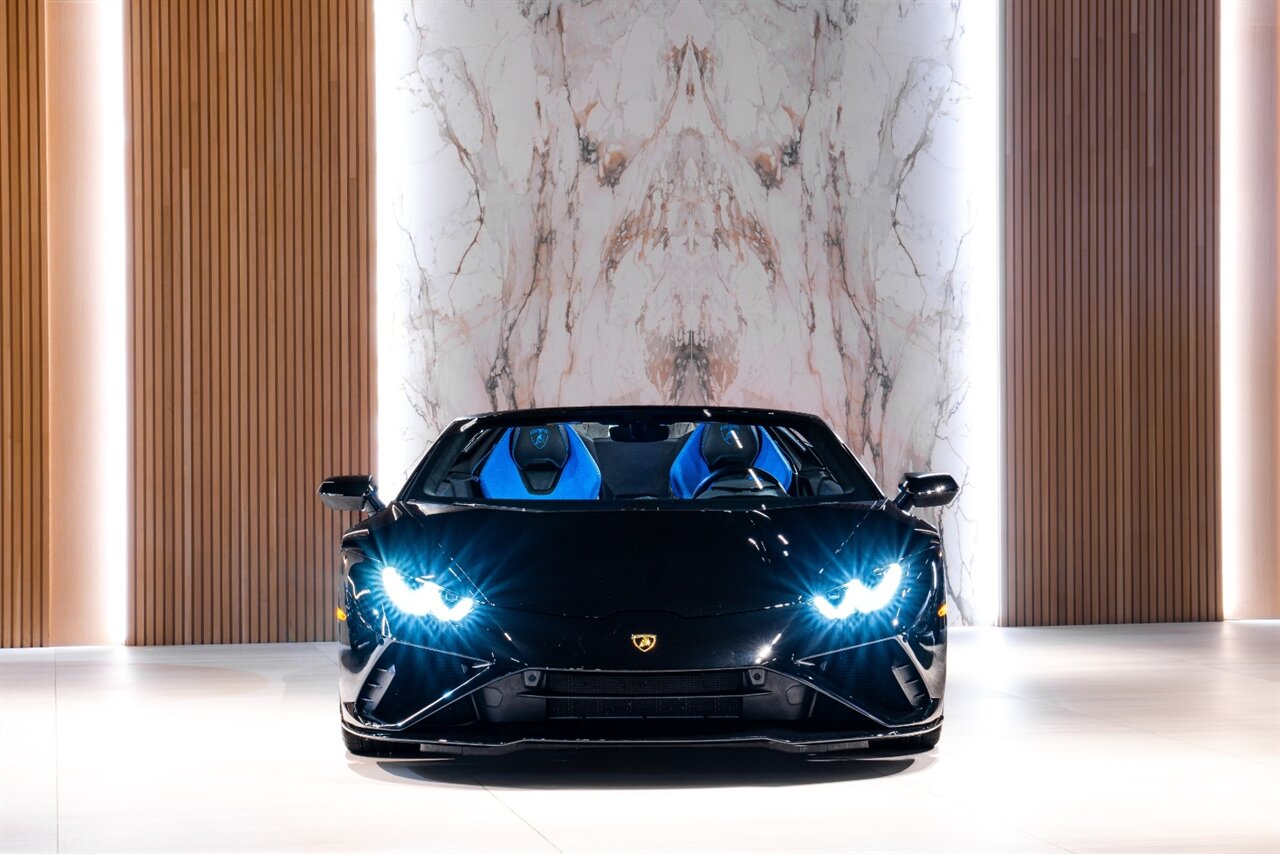 2021 Lamborghini Huracan EVO Spyder   - Photo 3 - Beverly Hills, CA 90212