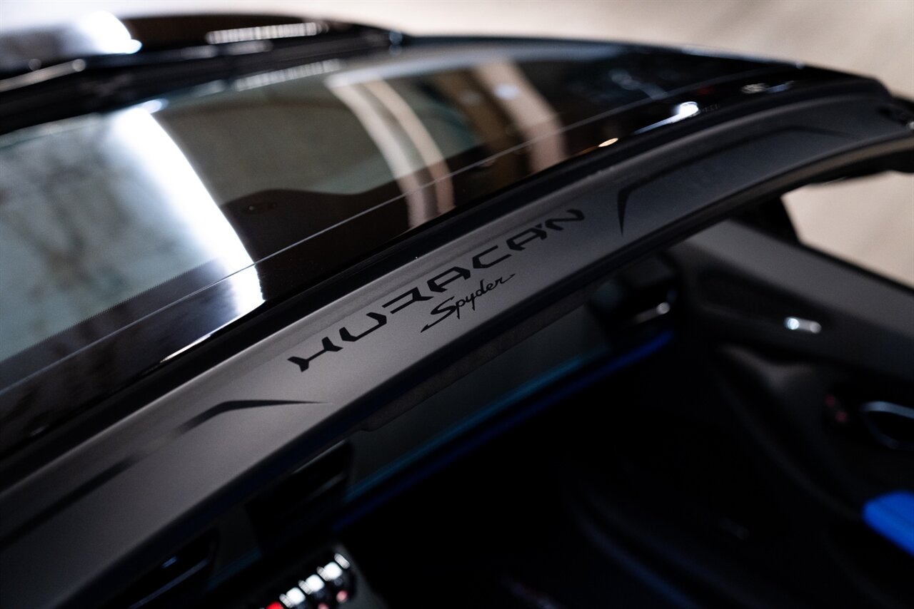 2021 Lamborghini Huracan EVO Spyder   - Photo 21 - Beverly Hills, CA 90212