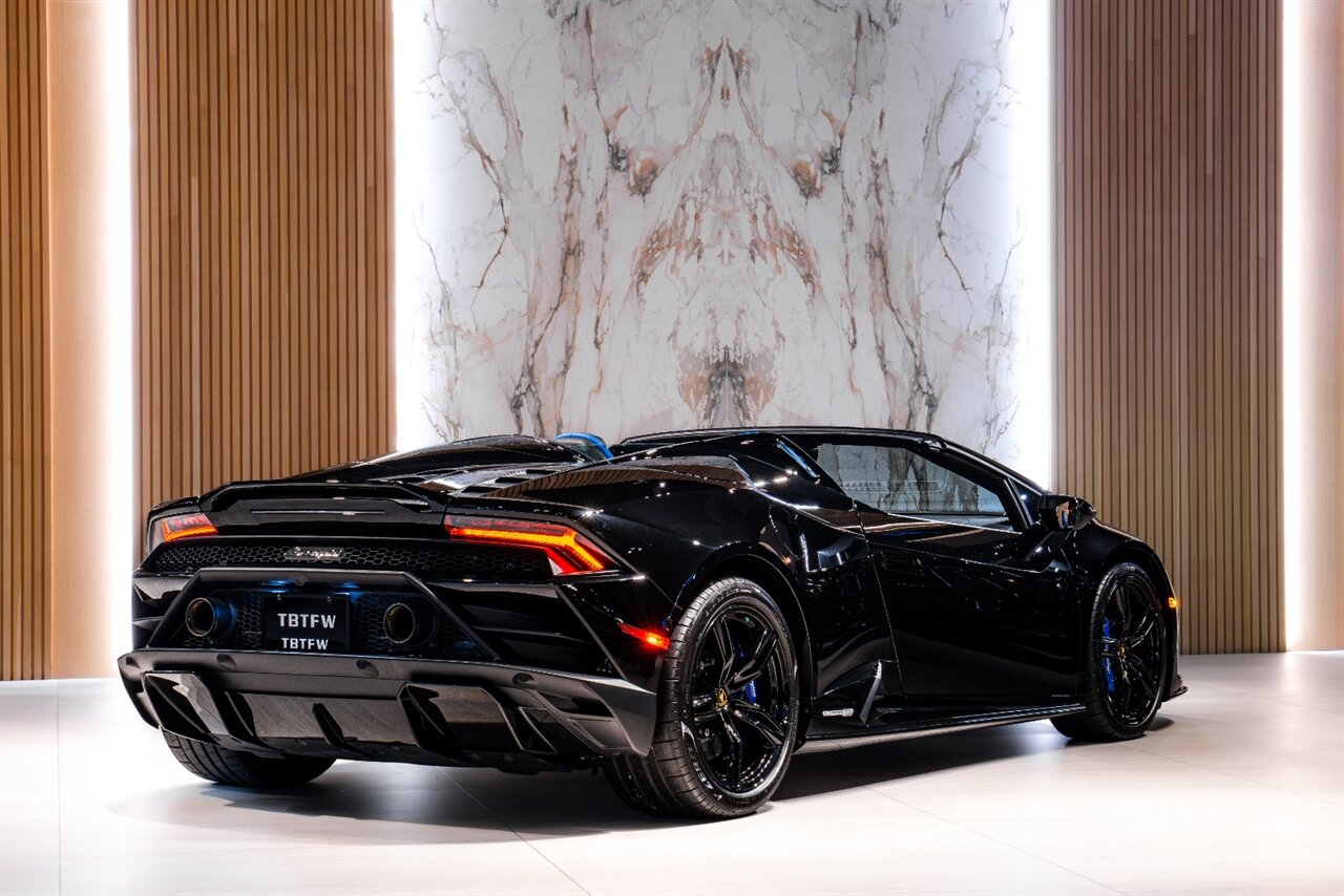2021 Lamborghini Huracan EVO Spyder   - Photo 4 - Beverly Hills, CA 90212
