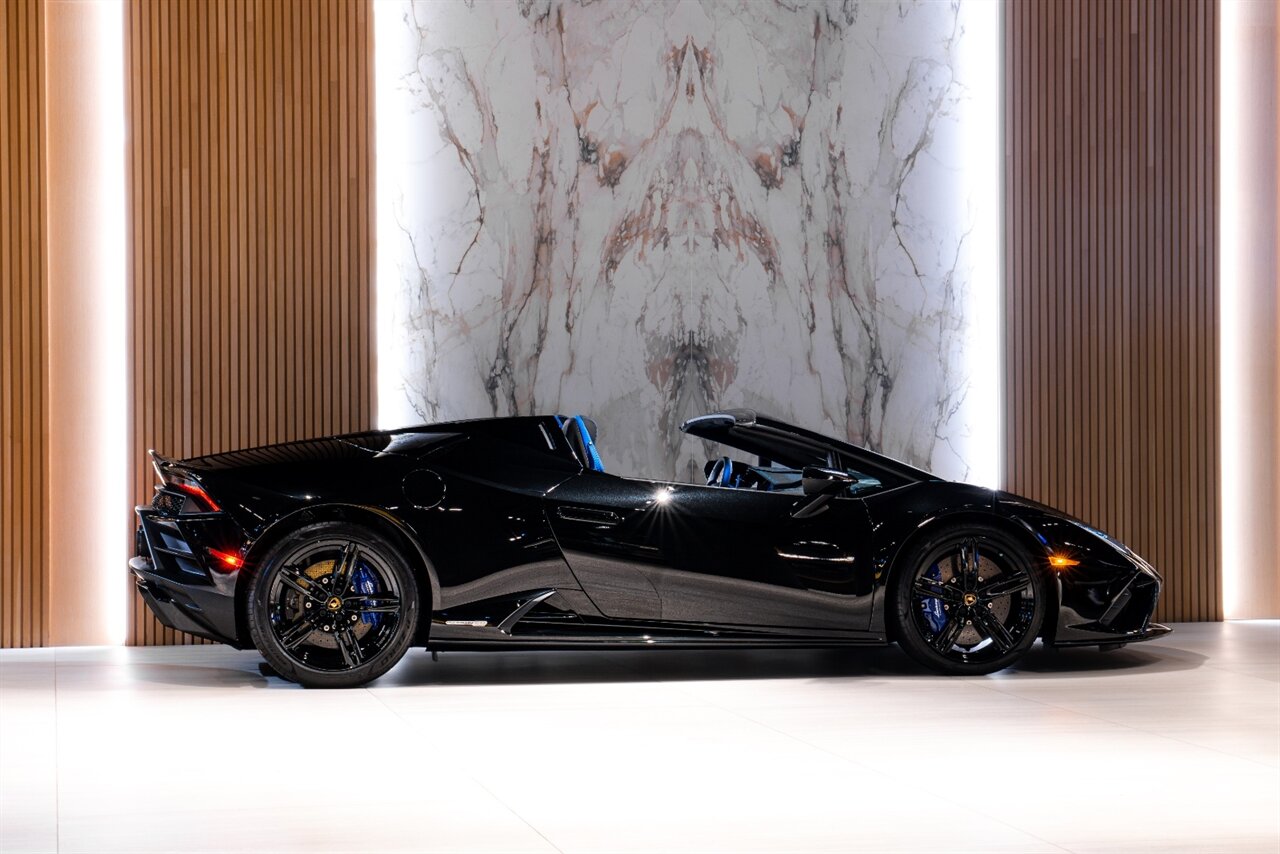 2021 Lamborghini Huracan EVO Spyder   - Photo 5 - Beverly Hills, CA 90212