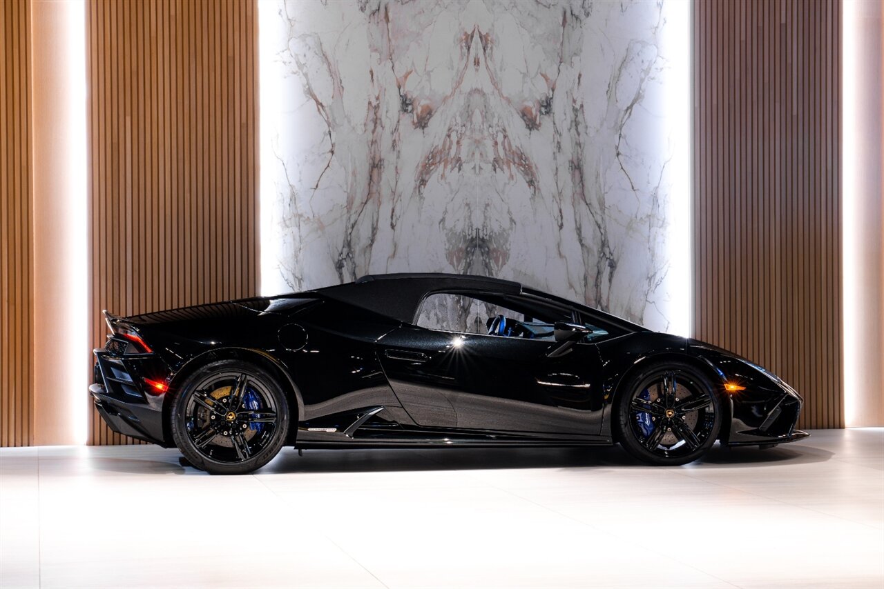 2021 Lamborghini Huracan EVO Spyder   - Photo 6 - Beverly Hills, CA 90212