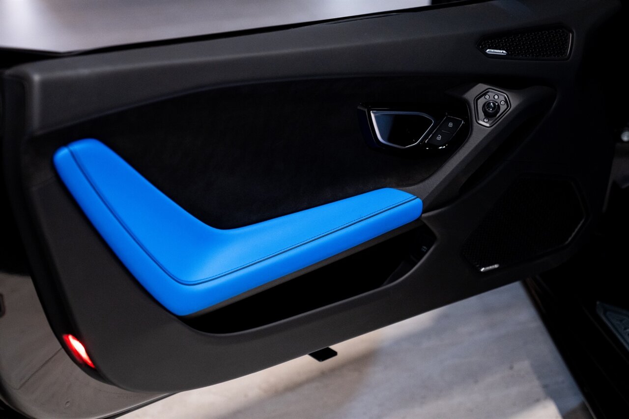 2021 Lamborghini Huracan EVO Spyder   - Photo 14 - Beverly Hills, CA 90212