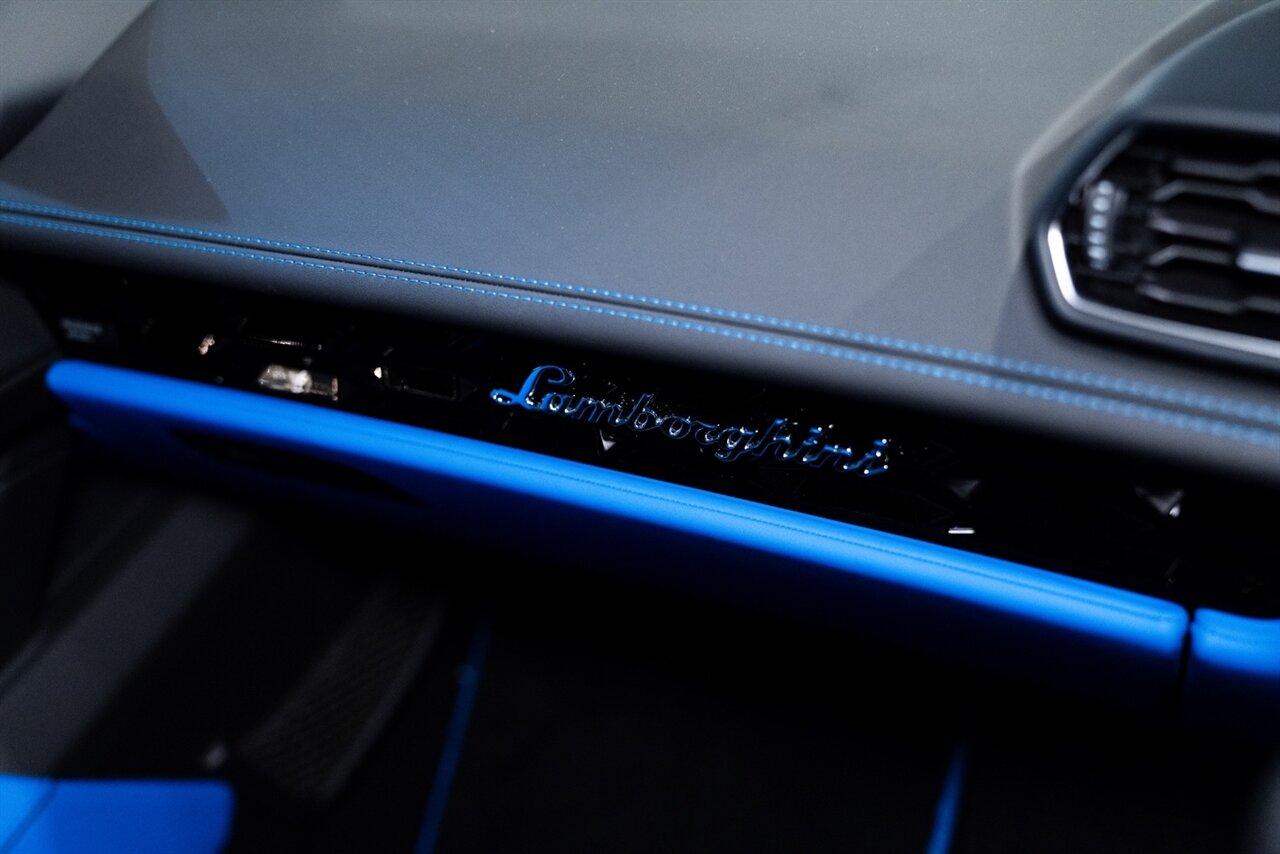 2021 Lamborghini Huracan EVO Spyder   - Photo 15 - Beverly Hills, CA 90212