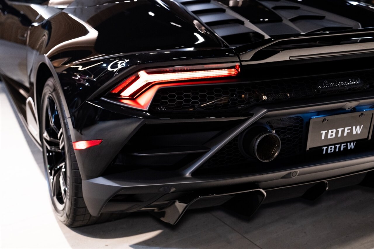 2021 Lamborghini Huracan EVO Spyder   - Photo 27 - Beverly Hills, CA 90212