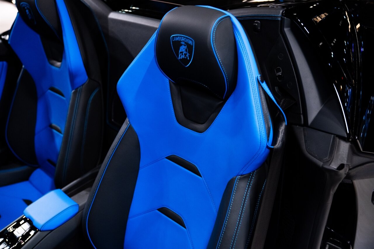 2021 Lamborghini Huracan EVO Spyder   - Photo 8 - Beverly Hills, CA 90212