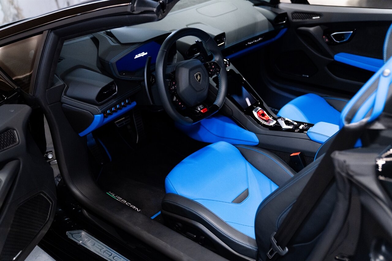 2021 Lamborghini Huracan EVO Spyder   - Photo 18 - Beverly Hills, CA 90212