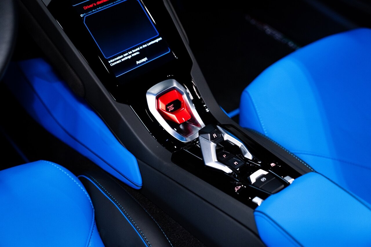 2021 Lamborghini Huracan EVO Spyder   - Photo 10 - Beverly Hills, CA 90212